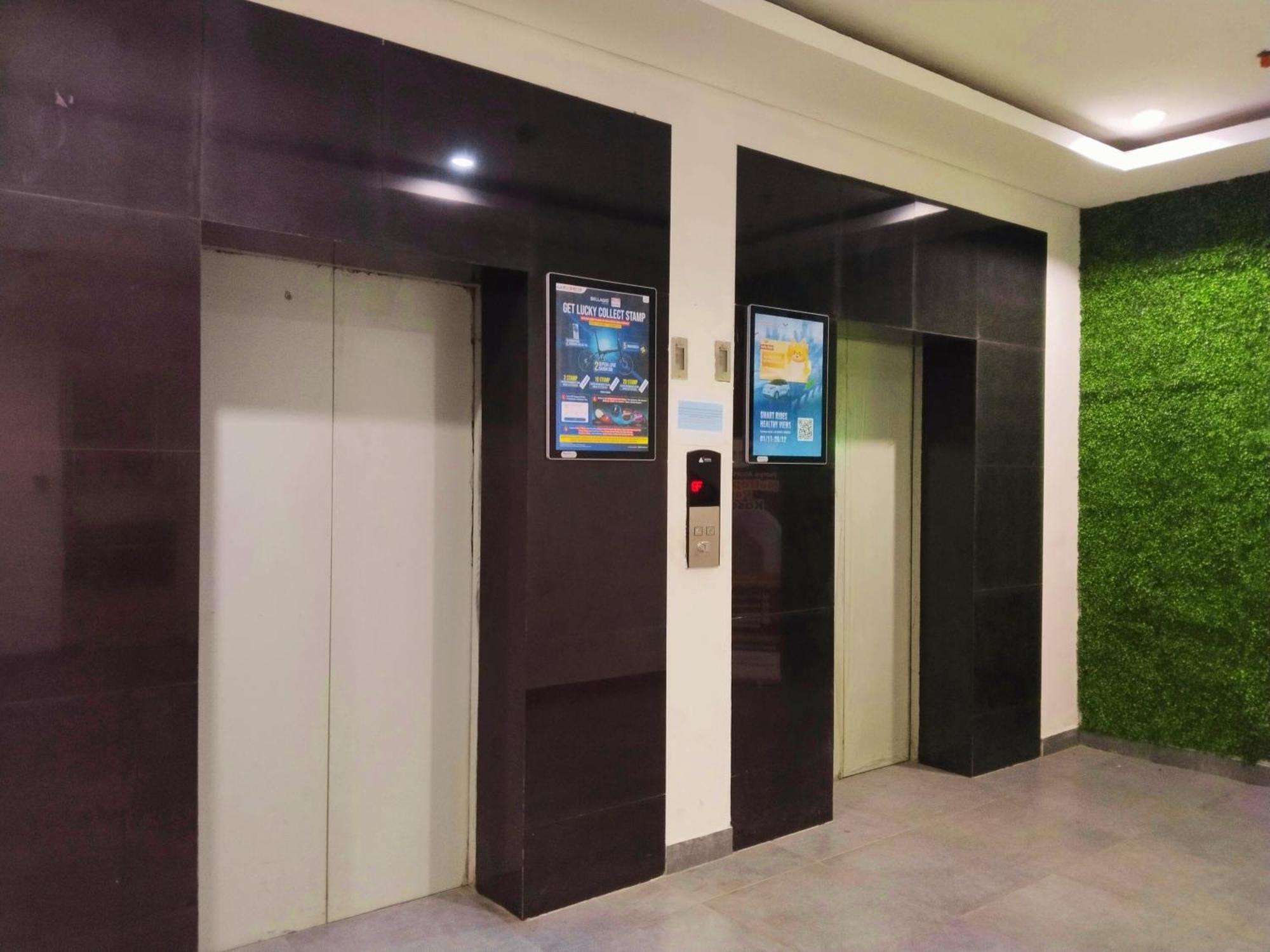Nusantara Metropolitan Park By Reccoma Bekasi Exterior photo